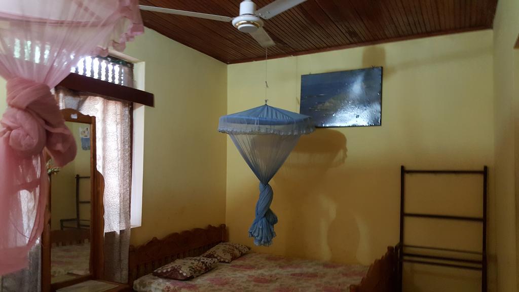 Isuruma Rest Kataragama Værelse billede