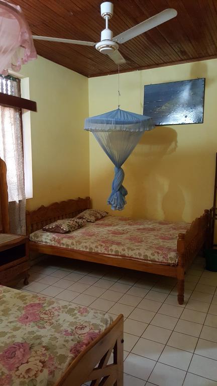 Isuruma Rest Kataragama Værelse billede